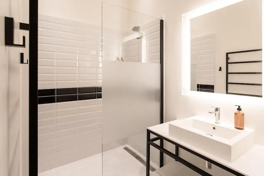 아파트 #8 Suite Promenade 1Min Beach 2Rooms/Parking/Terrace/Wifi 니스